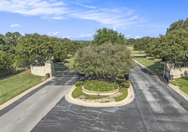 Photo 40 of Single family home for sale at 6909 Heritage Oaks Dr, Mansfield, TX 76063 | MLS# 21368185 | Listing updated on 2026-10-06