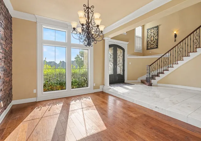 Photo 4 of Single family home for sale at 6909 Heritage Oaks Dr, Mansfield, TX 76063 | MLS# 21368185 | Listing updated on 2026-10-06