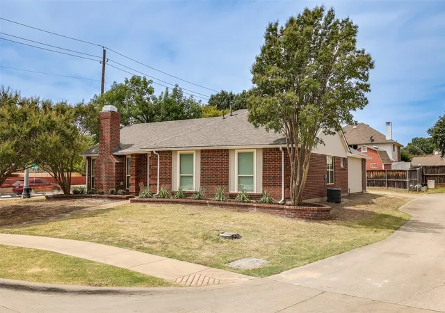 Photo 2 of Single family home for sale at 4201 Arbor Creek Dr, Carrollton, TX 75010 | MLS# 21368395 | Listing updated on 2026-09-10