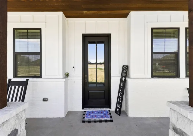Photo 3 of Single family home for sale at 21 Reid Ct, Waxahachie, TX 75167 | MLS# 21368642 | Listing updated on 2026-09-19