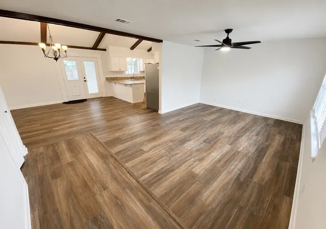 Photo 3 of Single family home for sale at 1205 S Valentine Dr, Sherman, TX 75090 | MLS# 21367851 | Listing updated on 2026-09-11