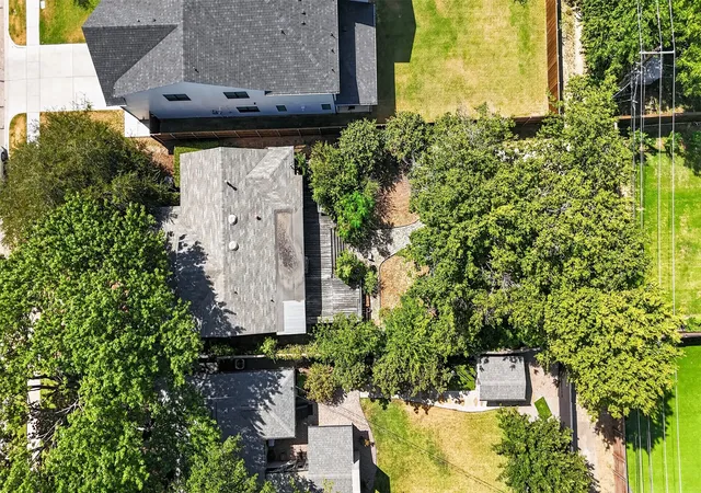 Photo 3 of Sale Pending at 8507 Lakemont Dr, Dallas, TX 75209 | MLS# 21366692 | Listing updated on 2026-09-09