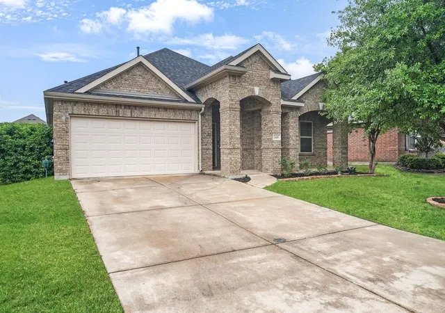 Photo 3 of Sale Pending at 1400 Villa Paloma Blvd, Little Elm, TX 75068 | MLS# 21368591 | Listing updated on 2026-09-13