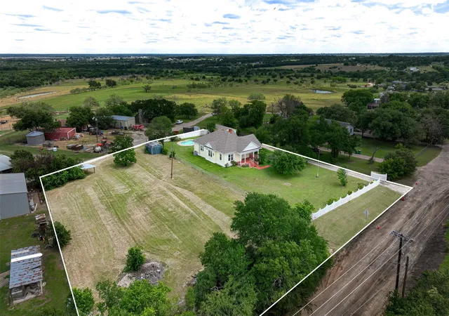 Photo 2 of Sale Pending at 2967 S Old Robinson Rd, Robinson, TX 76655 | MLS# 21368875 | Listing updated on 2026-09-12