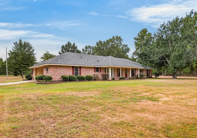 Photo 1 of Single family home for sale at 10610 Twin Oaks Rd, Keithville, LA 71047 | MLS# 21368259 | Listing updated on 2026-09-27