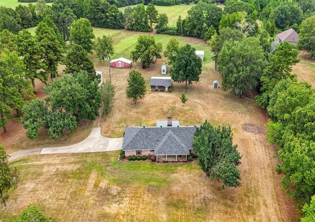 Photo 3 of Single family home for sale at 10610 Twin Oaks Rd, Keithville, LA 71047 | MLS# 21368259 | Listing updated on 2026-09-27