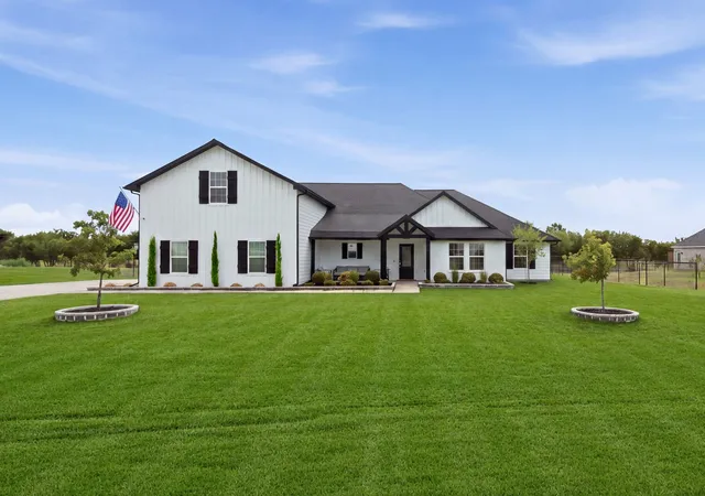 Photo 1 of Single family home for sale at 10216 Finch Rd, Sanger, TX 76266 | MLS# 21367066 | Listing updated on 2026-09-14