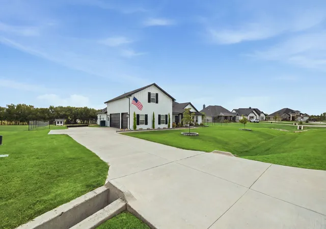 Photo 3 of Single family home for sale at 10216 Finch Rd, Sanger, TX 76266 | MLS# 21367066 | Listing updated on 2026-09-14