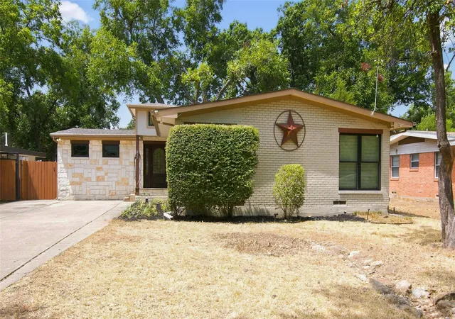 Photo 3 of Single family home for sale at 815 National Dr, Irving, TX 75060 | MLS# 21367959 | Listing updated on 2026-09-08