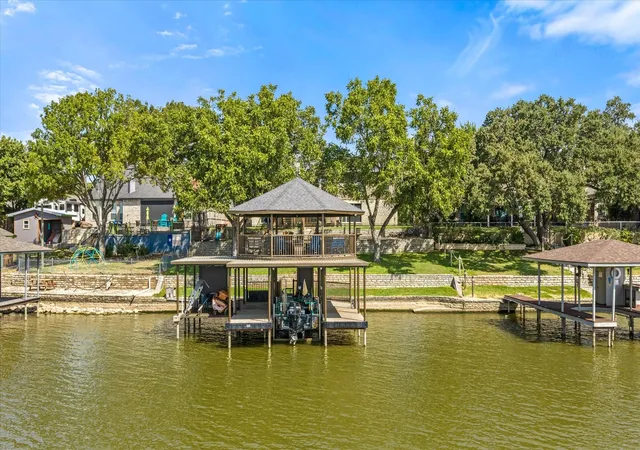 Photo 2 of Single family home for sale at 109 Casas Del Sur St, Granbury, TX 76049 | MLS# 21365977 | Listing updated on 2026-09-16