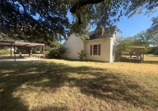 Photo 3 of Single family home for sale at 201 Marion St, Clyde, TX 79510 | MLS# 21369117 | Listing updated on 2026-09-25