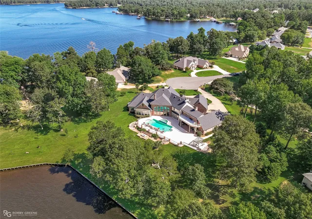 Photo 3 of Mansion for sale at 5081 Westrilee Dr, Benton, LA 71006 | MLS# 21369086 | Listing updated on 2026-09-08