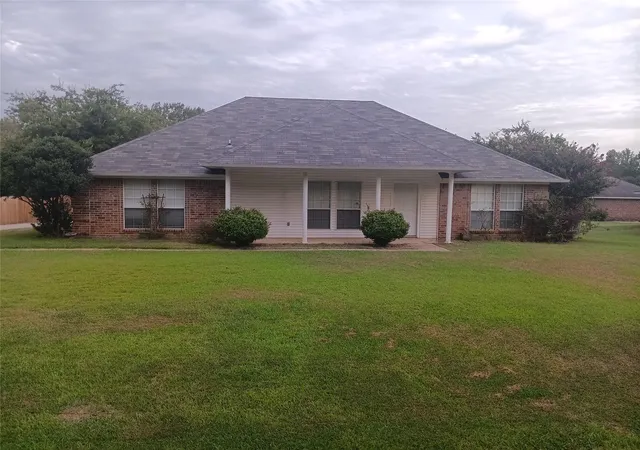 Photo 2 of Single family home for sale at 484 Stone Rd, Texarkana, TX 75501 | MLS# 21369197 | Listing updated on 2026-09-10