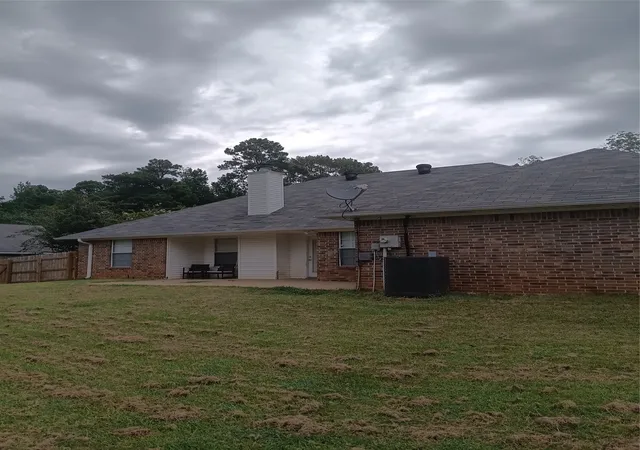 Photo 3 of Single family home for sale at 484 Stone Rd, Texarkana, TX 75501 | MLS# 21369197 | Listing updated on 2026-09-10
