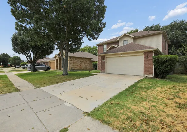 Photo 2 of Single family home for sale at 3039 Bosswood Ct, Grand Prairie, TX 75052 | MLS# 21368002 | Listing updated on 2026-09-11