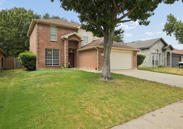 Photo 3 of Single family home for sale at 3039 Bosswood Ct, Grand Prairie, TX 75052 | MLS# 21368002 | Listing updated on 2026-09-11