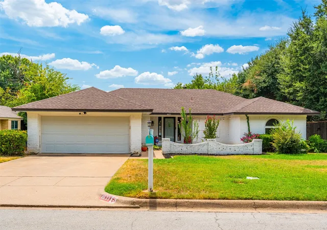 Photo 2 of Single family home for sale at 4633 Saldana Dr, Fort Worth, TX 76133 | MLS# 21369211 | Listing updated on 2026-10-05