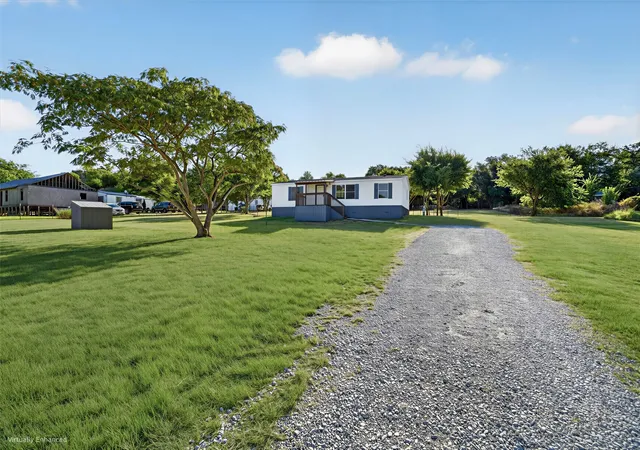 Photo 2 of Manufactured home for sale at 167 Blue Sky Ln, Springtown, TX 76082 | MLS# 21368761 | Listing updated on 2026-09-17