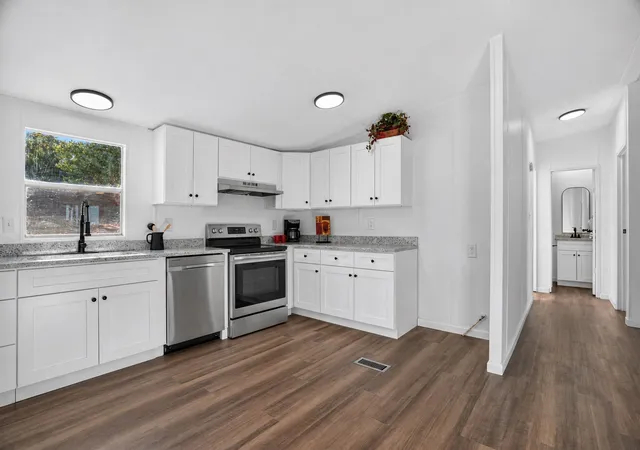 Photo 3 of Manufactured home for sale at 167 Blue Sky Ln, Springtown, TX 76082 | MLS# 21368761 | Listing updated on 2026-09-17