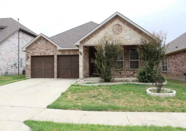 Photo 1 of Sale Pending at 3705 Fossil Tree Ln, Fort Worth, TX 76244 | MLS# 21368252 | Listing updated on 2026-09-13