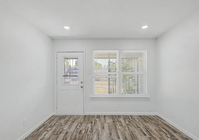 Photo 2 of Single family home for sale at 1209 Grinnell St, Dallas, TX 75216 | MLS# 21369256 | Listing updated on 2026-09-13