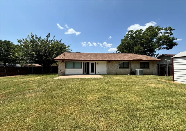 Photo 2 of Sale Pending at 930 Briar Wy, Garland, TX 75043 | MLS# 21369267 | Listing updated on 2026-09-14