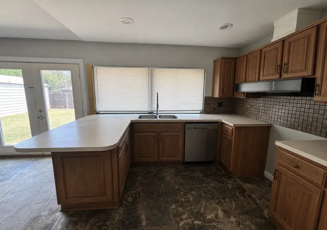 Photo 3 of Sale Pending at 930 Briar Wy, Garland, TX 75043 | MLS# 21369267 | Listing updated on 2026-09-14
