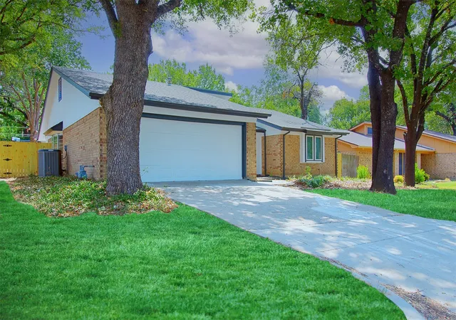 Photo 3 of Single family home for sale at 5109 Parliament Dr, Arlington, TX 76017 | MLS# 21367921 | Listing updated on 2026-09-09