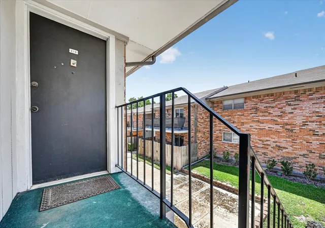 Photo 3 of Condo for sale at 8071 Meadow Rd #219, Dallas, TX 75231 | MLS# 21369227 | Listing updated on 2026-09-14