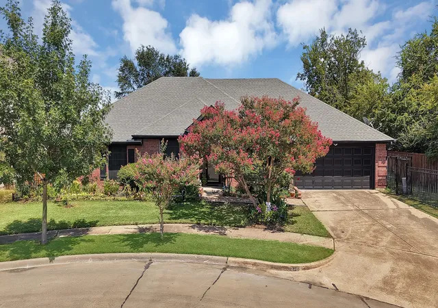 Photo 1 of Single family home for sale at 2716 Rochelle Pt, Irving, TX 75062 | MLS# 21364331 | Listing updated on 2026-09-12