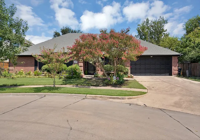 Photo 3 of Single family home for sale at 2716 Rochelle Pt, Irving, TX 75062 | MLS# 21364331 | Listing updated on 2026-09-12