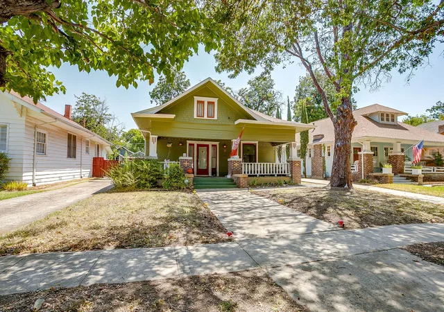 Photo 2 of Single family home for sale at 2009 Fairmount Ave, Fort Worth, TX 76110 | MLS# 21368158 | Listing updated on 2026-09-10
