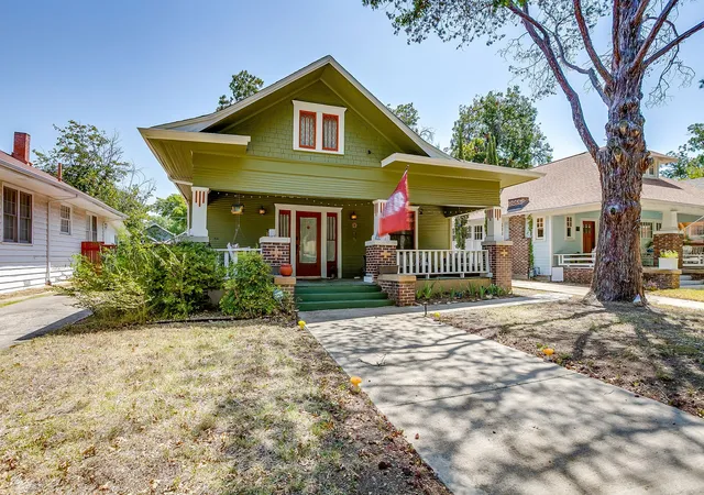 Photo 3 of Single family home for sale at 2009 Fairmount Ave, Fort Worth, TX 76110 | MLS# 21368158 | Listing updated on 2026-09-10