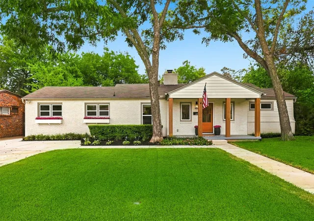 Photo 1 of Single family home for sale at 6387 Greenway Rd, Fort Worth, TX 76116 | MLS# 21369417 | Listing updated on 2026-09-14