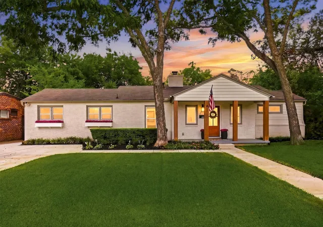 Photo 2 of Single family home for sale at 6387 Greenway Rd, Fort Worth, TX 76116 | MLS# 21369417 | Listing updated on 2026-09-14