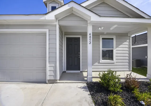 Photo 3 of Sale Pending at 4052 Dublin Ridge Dr, Fort Worth, TX 76036 | MLS# 21364459 | Listing updated on 2026-09-09