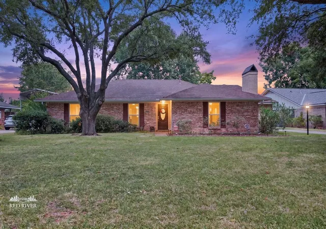 Photo 3 of Single family home for sale at 217 Lancashire Dr, Bossier City, LA 71111 | MLS# 21362476 | Listing updated on 2026-09-09