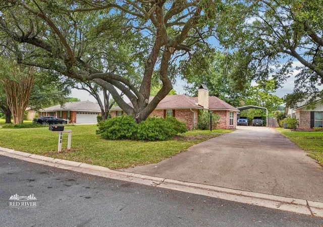 Photo 4 of Single family home for sale at 217 Lancashire Dr, Bossier City, LA 71111 | MLS# 21362476 | Listing updated on 2026-09-09