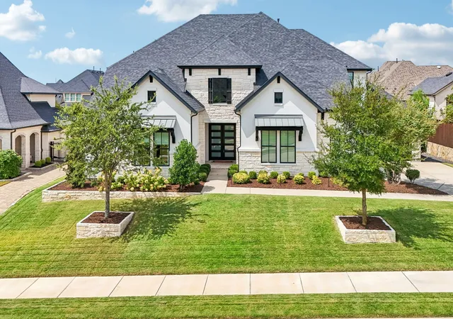 Photo 1 of Mansion for sale at 821 Wright Ln, Prosper, TX 75078 | MLS# 21368009 | Listing updated on 2026-09-30