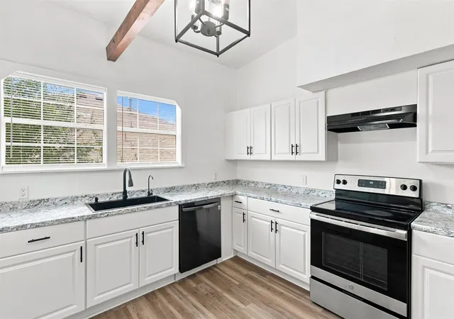 Photo 3 of Sale Pending at 7513 Foster Dr, Lake Worth, TX 76135 | MLS# 21365394 | Listing updated on 2026-09-15