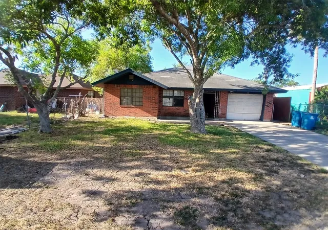 Photo 2 of Single family home for sale at 310 W 10th St, Los Fresnos, TX 78566 | MLS# 21369619 | Listing updated on 2026-09-11