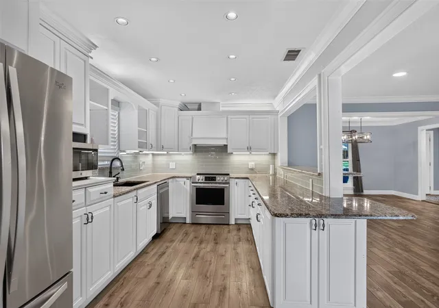 Photo 1 of Single family home for sale at 3230 Camelot Dr, Dallas, TX 75229 | MLS# 21350085 | Listing updated on 2026-09-30