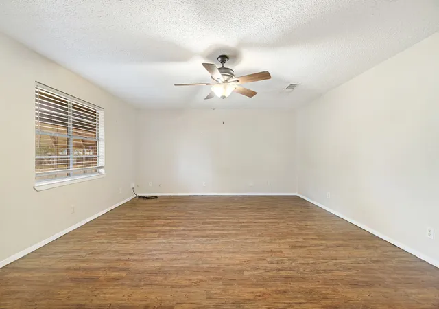 Photo 2 of Sale Pending at 2820 W Kaufman St, Paris, TX 75460 | MLS# 21369180 | Listing updated on 2026-09-09