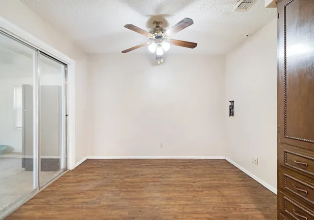 Photo 4 of Sale Pending at 2820 W Kaufman St, Paris, TX 75460 | MLS# 21369180 | Listing updated on 2026-09-09