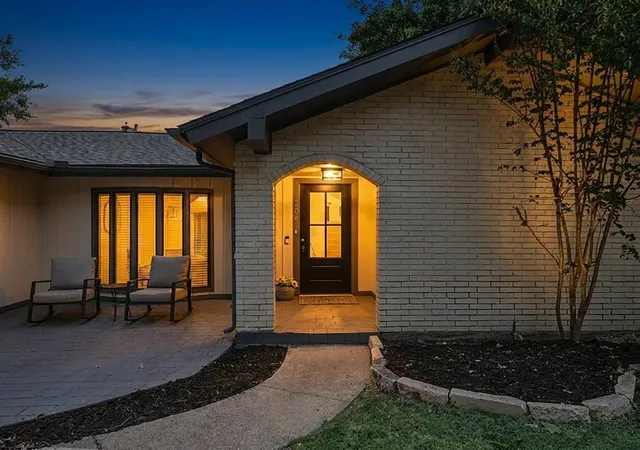 Photo 4 of Single family home for sale at 206 Lake Vis W, Highland Village, TX 75077 | MLS# 21366958 | Listing updated on 2026-09-14
