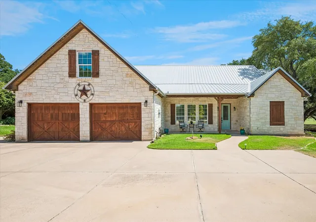 Photo 1 of Sale Pending at 5009 Pequeno Ct, Granbury, TX 76049 | MLS# 21366476 | Listing updated on 2026-09-08