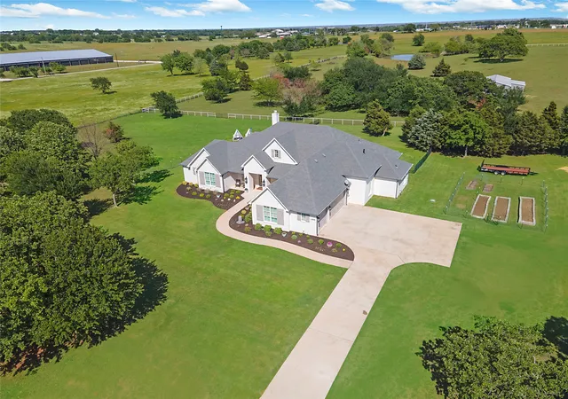 Photo 2 of Single family home for sale at 2600 New Hope Rd, Cross Roads, TX 76227 | MLS# 21368586 | Listing updated on 2026-09-16