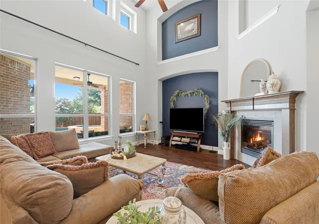 Photo 3 of Single family home for sale at 7124 Comal Dr, Irving, TX 75039 | MLS# 21365345 | Listing updated on 2026-09-14