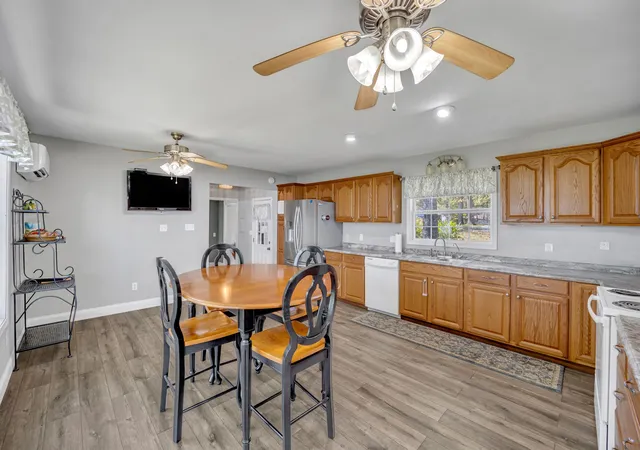 Photo 4 of Single family home for sale at 895 Fm 3288 E, Jacksonville, TX 75766 | MLS# 21369770 | Listing updated on 2026-10-27