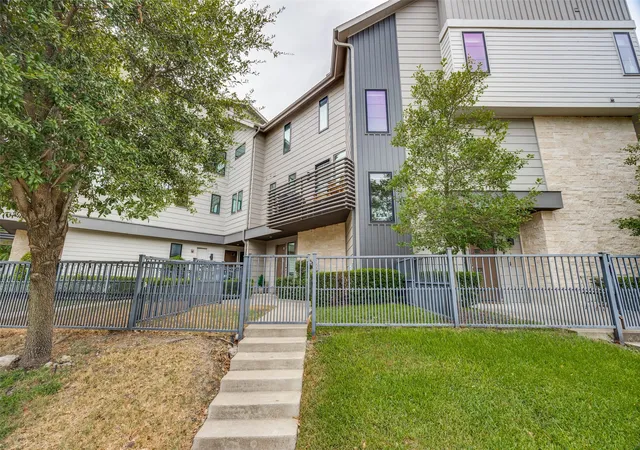 Photo 1 of Condo for sale at 6100 Hudson St #2, Dallas, TX 75206 | MLS# 21368527 | Listing updated on 2026-09-12